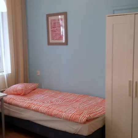 Erasmus House Ostello