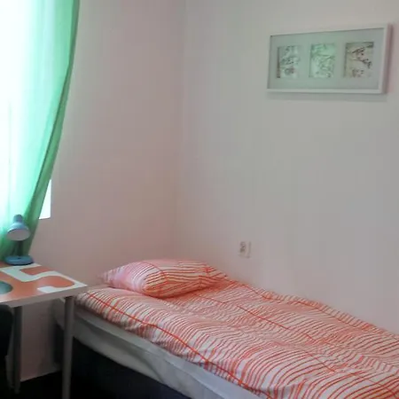 Erasmus House Vandrerhjem Warszawa