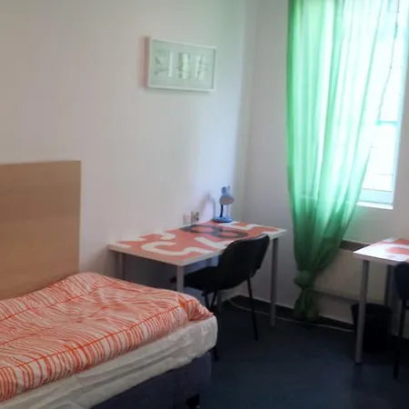 Erasmus House 旅馆